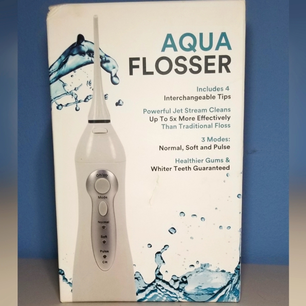 Aqua Flosser with Interchangeable Tips